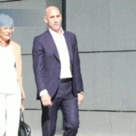 La Audiencia Nacional propone juzgar a Rubiales por el beso no consentido a Jenni Hermoso