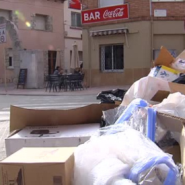 Montañas de basura por la huelga de recogida de residuos en Sant Sadurní