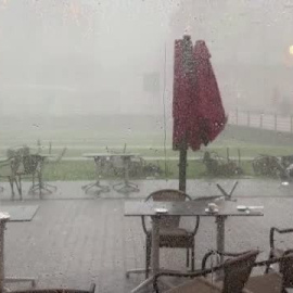 Un temporal azota el norte de Francia causando grandes destrozos