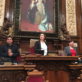 Ada Colau, Gerardo Pisarello y Laia Ortiz. EUROPA PRESS