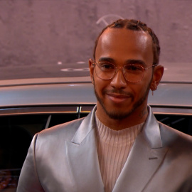 El piloto Lewis Hamilton da positivo por Covid-19