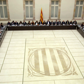 Vista general del Auditorio del Parlament de Catalunya que acoge una cumbre para planificar los pasos a dar hacia la convocatoria de un referéndum sobre la independencia para 2017, a la que el presidente de la Generalitat, Carles Puigdemont