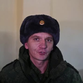 Los reservistas rusos son bendecidos por la iglesia ortodoxa antes de ir al frente