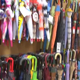 Cae la venta de paraguas por la falta de lluvias