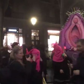 Intelectuales firman un manifiesto en apoyo a la condenada por 'el chumino rebelde' y contra la blasfemia