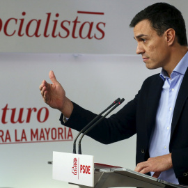 El ex secretario general del PSOE, Pedro Sánchez, en una rueda de prensa en la sede del PSOE. REUTERS