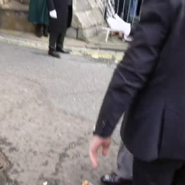 Detenido un activista por lanzar huevos a Carlos III