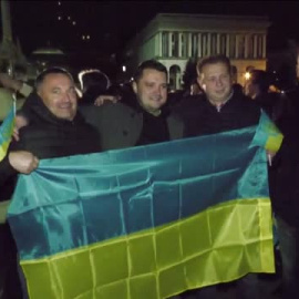 Ucranianos celebran con euforia la retirada de tropas rusas de Jersón