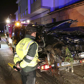 1.160 personas murieron en carretera en 2016 en accidentes como el de la imagen. Archivo EFE