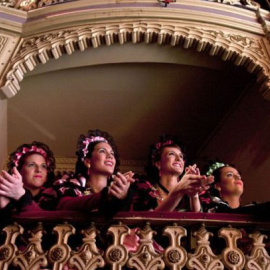 Imagen de las ninfas durante el Concurso Oficial del Carnaval de Cádiz.- EFE