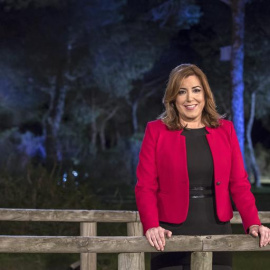 La presidenta de la Junta de Andalucía, Susana Díaz, durante la grabación del tradicional mensaje de fin de año a los andaluces y que para esta ocasión ha elegido el Centro de Visitantes El Acebuche, situado en el Espacio Natural de Doñana,