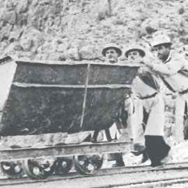 Trabajadores del embalse del Cenajo, en Murcia. CHS