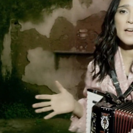 La cantante Julieta Venegas cumple 48 años