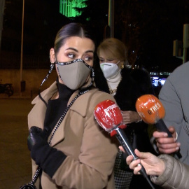 Elena Tablada, muy afectada tras las críticas y sin su hija Ella, asiste al funeral por su abuela