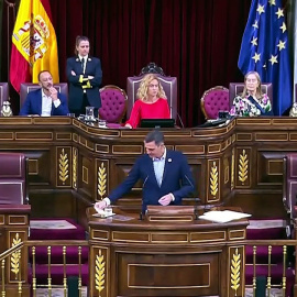 Los diputados de Vox llegan tarde al Congreso para protestar por el retraso de Sánchez en el desfile del 12-O