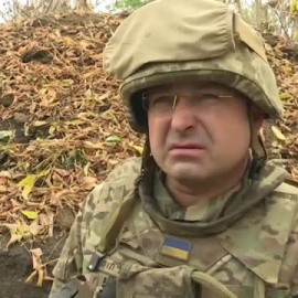 Los soldados ucranianos se atrincheran en el frente de Jersón