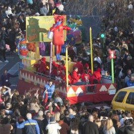Un varón de 70 años herido en Córdoba tras ser atropellado por una carroza de la Cabalgata. EFE/Archivo