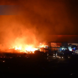Lanzarote se pone en alerta por el incendio en Zonzamas y se movilizan todos los recursos