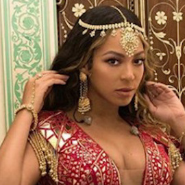 ¿Por qué se ha vestido Beyoncé con un vestido indio?