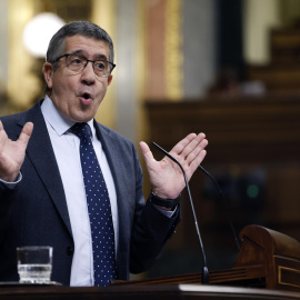 Patxi López, al PP: "Déjense de ocurrencias, ¿de verdad la Armada para parar los cayucos?"