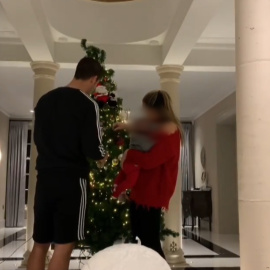 La primera Navidad de Alice y Morata siendo cuatro