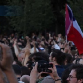 La izquierda francesa y Macron dan la sorpresa y relegan a la ultraderecha al tercer lugar