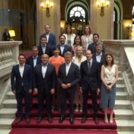 Feijóo analiza con los diputados del PP en el Parlament la estrategia en Cataluña