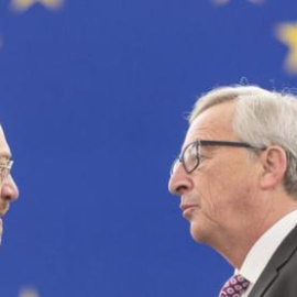 El socialista Martin Schulz y el conservador Jean - Claude Jucker en una imagen de archivo / EFE