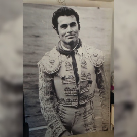 Kiko Rivera recibe un cuadro de Paquirri