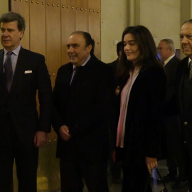 Cayetano, enfadado con sus hermanos por no ir a la misa de su madre