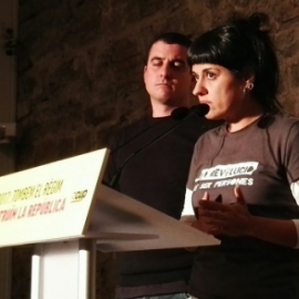 Anna Gabriel i Quim Arrufat durant la conferència de la CUP. / @cupnacional