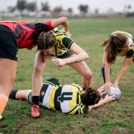 Las chicas del INEF Rubgy Lleida han recurrido al crowdfunding para costearse su deporte. /INEF RUGBY