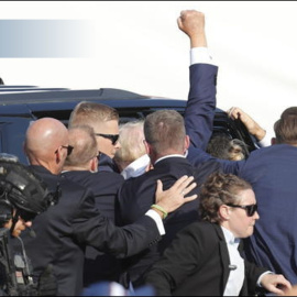 Donald Trump es evacuado de mitin en Pensilvania tras un intento de asesinato