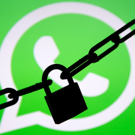 Una 'puerta trasera' en WhatsApp permite a Facebook leer todos los mensajes aunque sean cifrados. /REUTERS