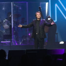 Raphael triunfa en el Wizink Center aunque con polémica