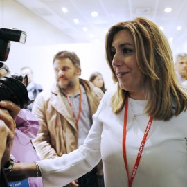 Susana Díaz saluda en comité federal anterior, ya con la Gestora en marcha.