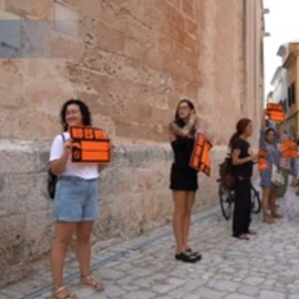 Unas 700 personas protestan en Menorca contra el turismo que expulsa a los residentes