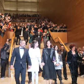 Larga y emocionante ovación a Nevenka Fernández en el Festival de Cine de San Sebastián