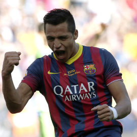 El jugador chileno Alexis Sánchez celebra un gol durante su etapa en el F.C. Barcelona.- EFE