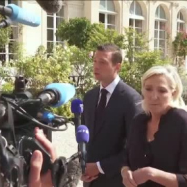 La extrema derecha francesa se sienta en el banquillo de los acusados por corrupción