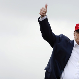 El presidente electo de EEUU Donald Trump durantre un acto de de su gira antes de la toma de posesión, en la localidad de Mobile,en el Estado de Alabama. REUTERS/Lucas Jackson