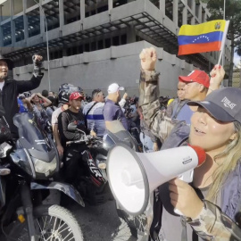 Chavistas marchan en Caracas respaldando el resultado oficial de las presidenciales