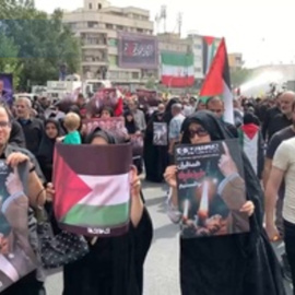 Miles de iraníes celebran una ceremonia multitudinaria para despedir al líder de Hamas