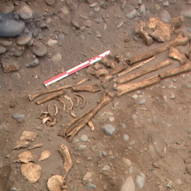 Encuentran los restos de niño y adulto de 1.300 años de antigüedad durante obras en Lima