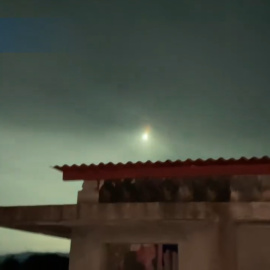 La caída de un meteorito ilumina la noche en el norte de Filipinas
