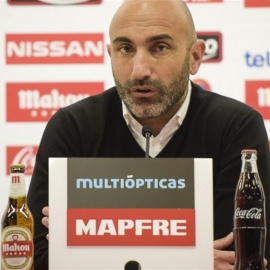 Abelardo Fernández despidiéndose del Sporting de Gijón.