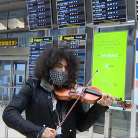 Ara Malikian lleva su música a Barajas para dar la bienvenida al 2021