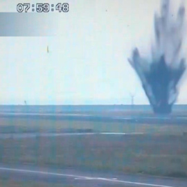 Una bomba de EEUU de la II Guerra Mundial estalla en un aeropuerto nipón y causa su cierre