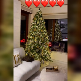 Georgina presume de la decoración navideña de su casa