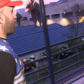 Kiko Rivera llega de su viaje a Tenerife con pocas ganas de hablar